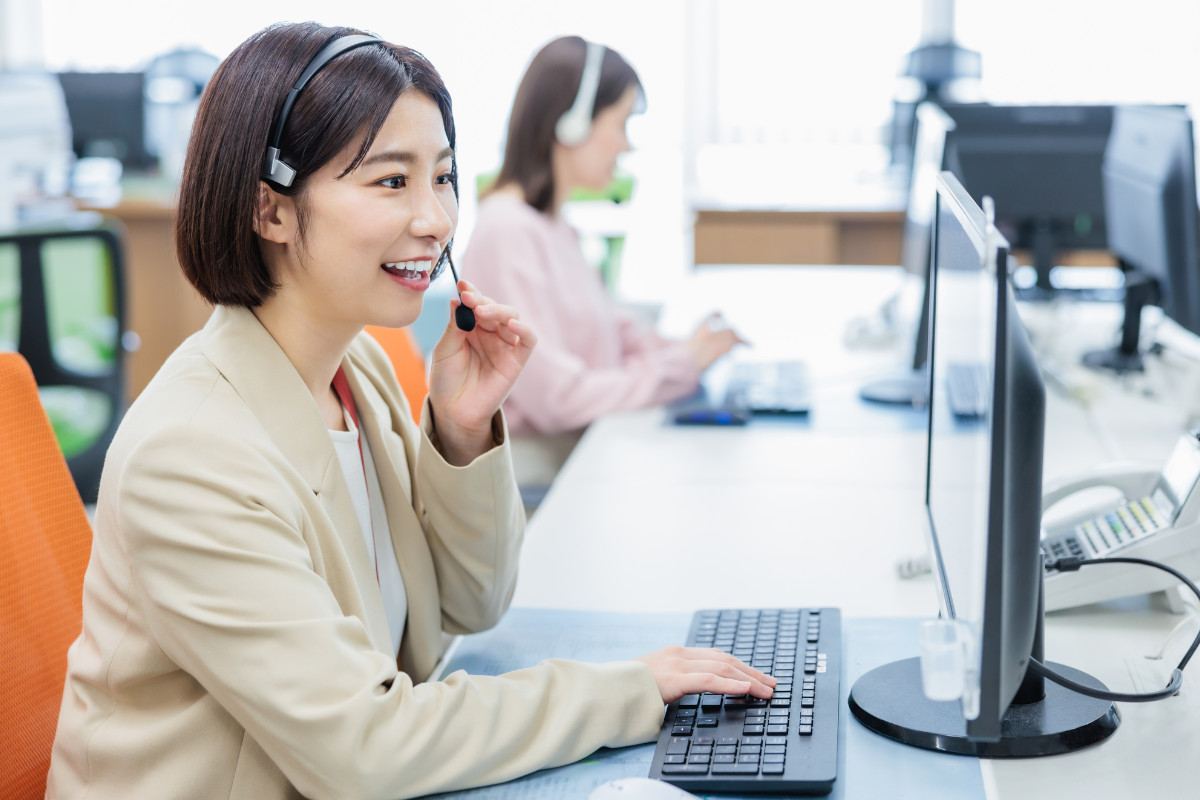 シフト制で働くオフィスワークのイメージ